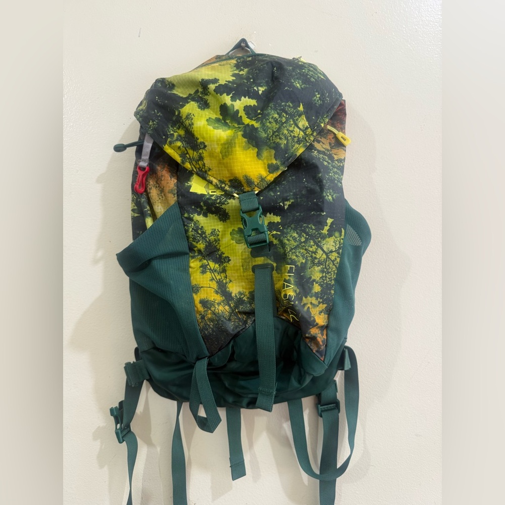 REI Men's Trail Backpack in Green & Yellow Tree Camo